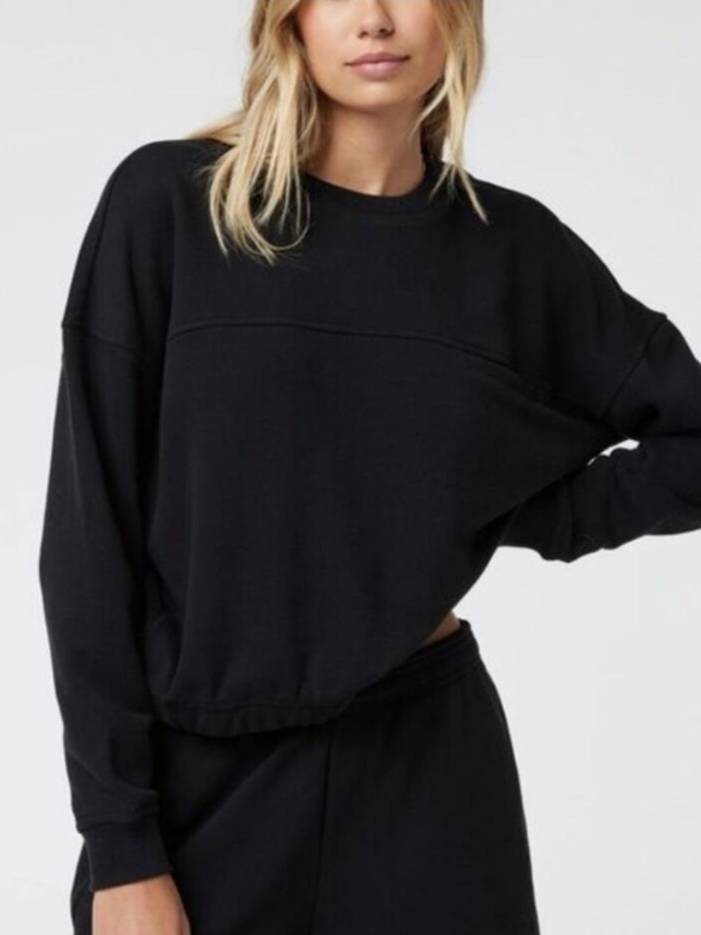 Black Vuori Cropped Sedona Sport Crewneck Sweatshirt- Medium